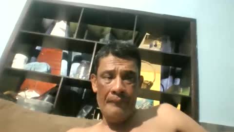 eljim323323 online show from April 2026 07:44:01 AM