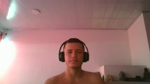 Snapshot of elkinjose182112 chatting on April 2026 05:56:01 PM elkinjose182112 online show from April 2026 05:56:01 PM
