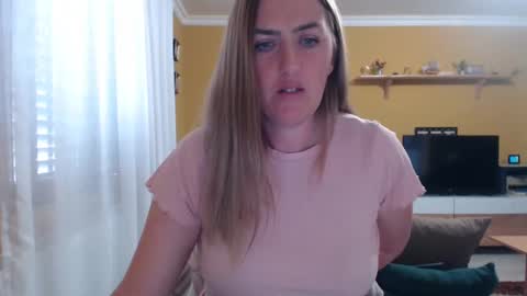 Snapshot of ella_max_live chatting on March 2025 08:04:02 AM Ella Max online show from March 2025 08:04:02 AM