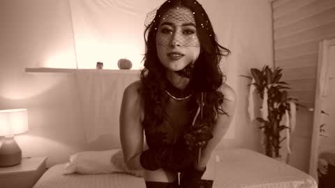 Snapshot of ella_owen chatting on October 2025 06:42:02 PM ELLA OWEN online show from October 2025 06:42:02 PM