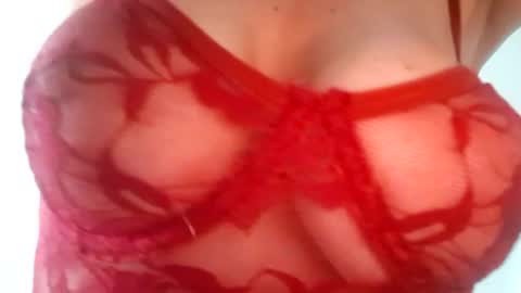 Ella online show from December 2025 12:43:02 PM