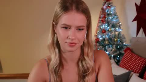 Ella online show from December 2024 07:52:02 PM