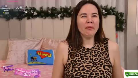 Snapshot of ellaander chatting on April 2026 04:10:02 AM Ella online show from April 2026 04:10:02 AM