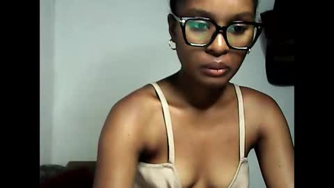 ellah245 online show from February 2026 10:19:02 PM