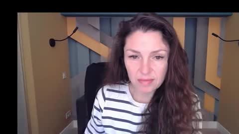 EllaLongs online show from December 2025 12:36:02 PM