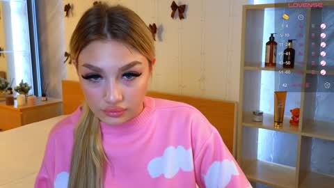 ellamilla online show from December 2024 08:29:01 AM