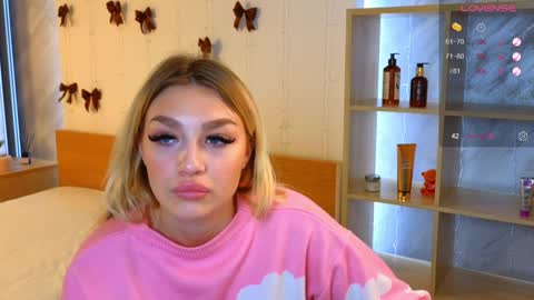 ellamilla online show from December 2024 11:33:01 AM