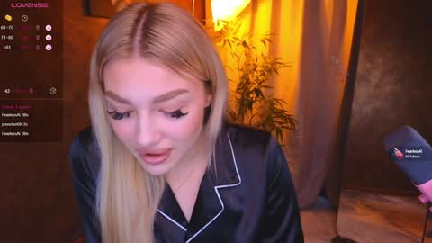 ellamilla online show from January 2025 12:45:02 PM