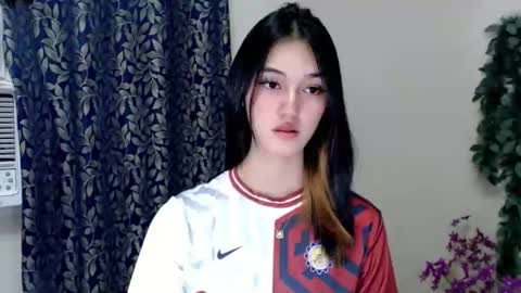 ELLA online show from September 2025 08:20:02 PM