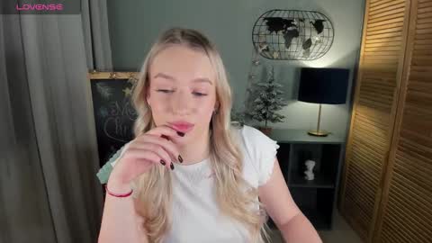 elldiana online show from December 2025 01:32:02 AM