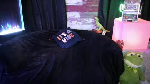 ELLE online show from November 2025 08:25:02 PM