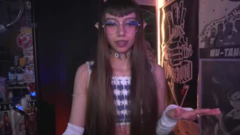 follow me on instagram .    online show from December 2025 03:39:02 PM