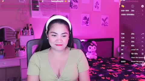 Snapshot of elleelle123 chatting on February 2025 02:18:01 AM Ann online show from February 2025 02:18:01 AM