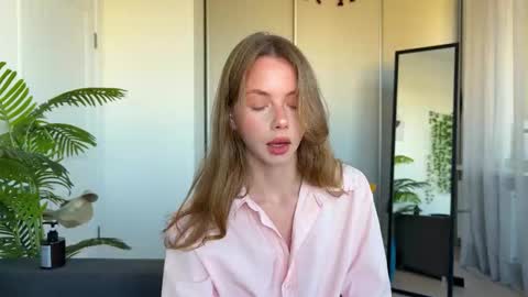 Snapshot of elli_harmon chatting on September 2025 12:32:02 PM Ellie  --- Ill see you either on Friday or Saturday and definitely on Sunday  online show from September 2025 12:32:02 PM