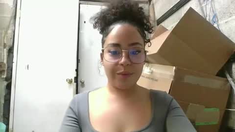 ellibell26 online show from September 2025 10:45:02 PM