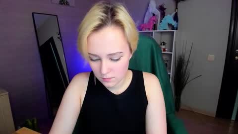 Ellie online show from December 2025 08:09:02 AM