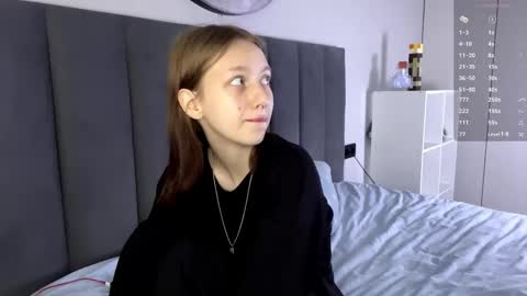 Ellie online show from October 2025 07:05:02 AM