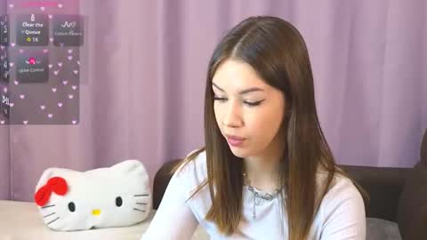 ellie online show from December 2025 07:44:01 PM