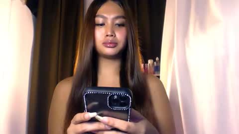 Snapshot of elliecummers chatting on May 2026 01:36:01 AM ellie online show from May 2026 01:36:01 AM