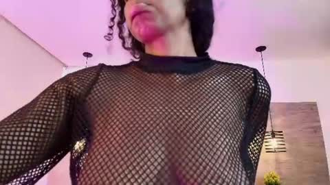 Snapshot of elliee_alves chatting on July 2026 03:21:02 PM elliee_alves online show from July 2026 03:21:02 PM