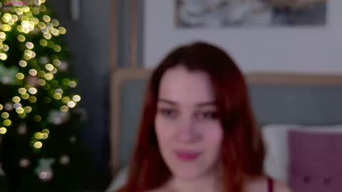 EllieLarson online show from December 2025 04:38:01 PM