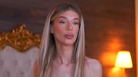 Ellie online show from November 2025 09:31:02 AM