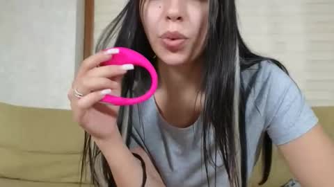 Snapshot of ellietv_ares chatting on September 2025 04:31:02 PM ellietv_ares online show from September 2025 04:31:02 PM