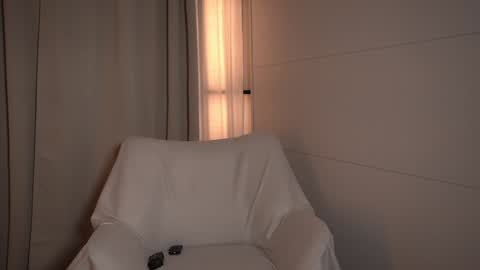 Snapshot of ellinrose chatting on March 2025 08:01:02 PM Caroline-ellin online show from March 2025 08:01:02 PM