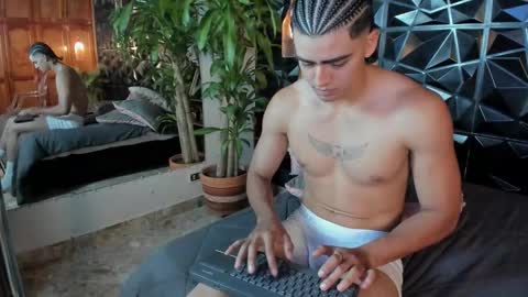Snapshot of elliot_colton chatting on November 2025 09:25:02 PM Elloit Colton online show from November 2025 09:25:02 PM