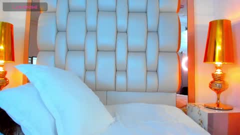 E L L I O T    V E L E Z online show from February 2025 11:23:02 PM