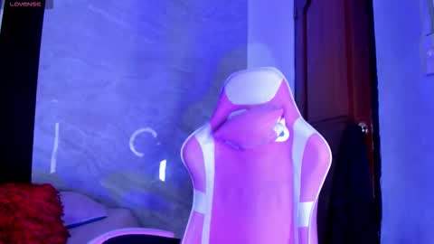 Ellis  online show from November 2025 10:20:02 PM