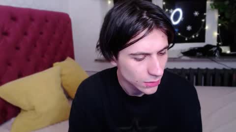 ellis_rin online show from December 2025 07:56:02 PM