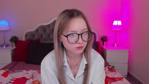 Snapshot of elliup chatting on September 2025 10:07:02 AM elliup online show from September 2025 10:07:02 AM