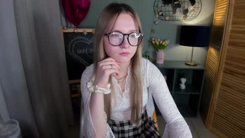 Snapshot of elliup chatting on October 2025 08:34:02 AM elliup online show from October 2025 08:34:02 AM