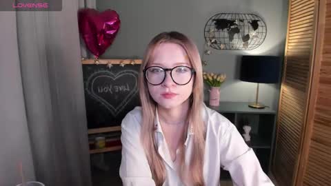 Snapshot of elliup chatting on October 2025 08:23:02 AM elliup online show from October 2025 08:23:02 AM