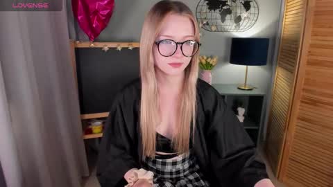 Snapshot of elliup chatting on October 2025 08:25:01 AM elliup online show from October 2025 08:25:01 AM