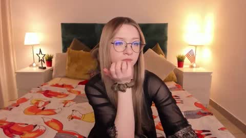 Snapshot of elliup chatting on November 2025 08:07:01 AM elliup online show from November 2025 08:07:01 AM