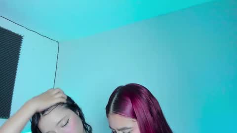 Ellope online show from October 2025 01:19:02 AM