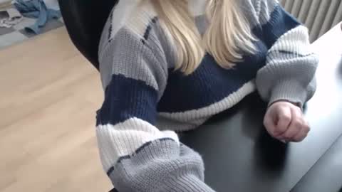 Elly online show from September 2025 09:25:02 AM