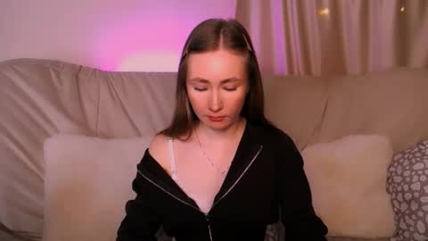 Snapshot of ellycolins_ chatting on February 2026 03:27:01 AM Elly online show from February 2026 03:27:01 AM