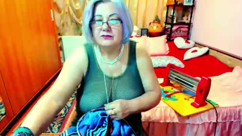Snapshot of ellyhot53 chatting on December 2024 01:39:02 PM ellyhot53 online show from December 2024 01:39:02 PM