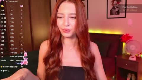 Snapshot of ellypeach chatting on July 2026 08:25:01 PM EllyPeach online show from July 2026 08:25:01 PM