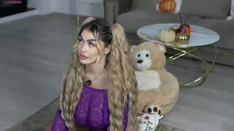 Elly online show from October 2025 03:46:02 PM