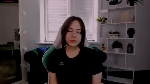 elma_lily online show from October 2025 06:57:01 AM