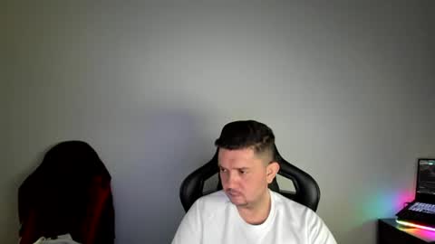 Snapshot of elmerfu chatting on February 2025 07:04:02 AM Elmer online show from February 2025 07:04:02 AM