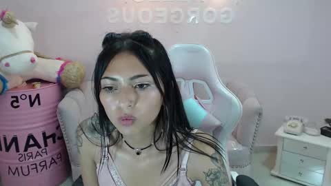 Elody  online show from February 2025 09:35:02 AM