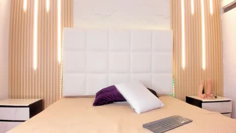 Snapshot of elody_rousse chatting on February 2026 12:22:02 PM elody_rousse online show from February 2026 12:22:02 PM