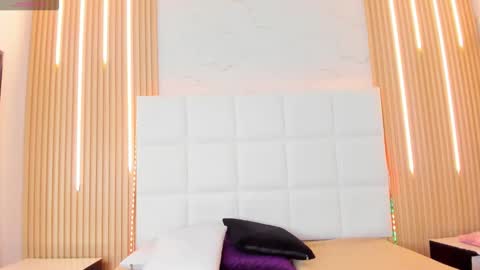 Snapshot of elody_rousse chatting on February 2026 11:59:01 AM elody_rousse online show from February 2026 11:59:01 AM