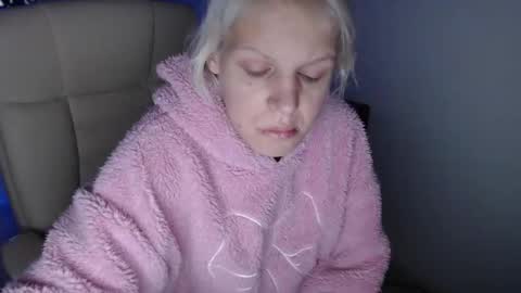 elssa_rush online show from December 2025 08:00:02 AM