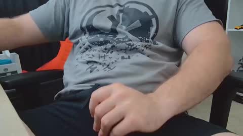 Snapshot of eltanke2206 chatting on November 2025 07:59:01 PM alexgarg online show from November 2025 07:59:01 PM